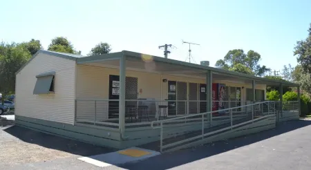 Yarrawonga Holiday Park Отели в г. Кобрам