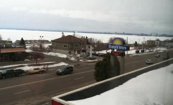 Days Inn by Wyndham Duluth Lakewalk