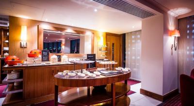 レストラン マリオット エグゼクティブ アパートメンツ ロンドン ウェスト インディア キーの写真