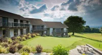 Bryn Meadows Golf, Hotel & Spa - parking