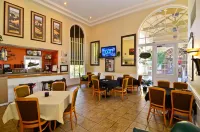 Best Western Plus Newport Mesa Inn Hotel di Costa Mesa