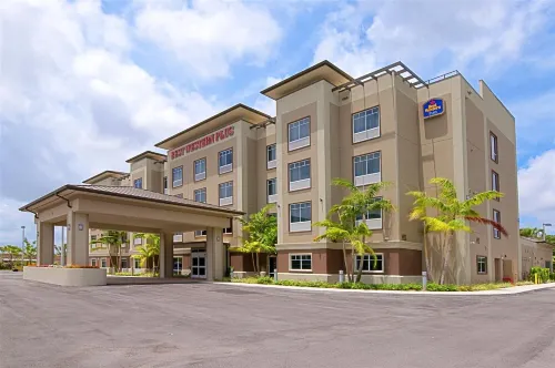 Best Western Plus Miami Airport North Hotel  Suites Các khách sạn ở Hialeah