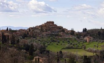 FRA Paolino B&B - Locanda di Montisi - Housity