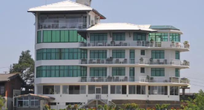 アマーラ スカイ ホテル ホワイトブッタ周辺のホテル