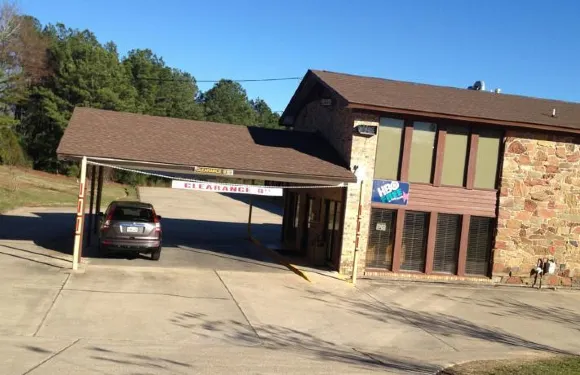 明登南方汽車旅館