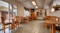 Cloverdale Wine Country Inn & Suites