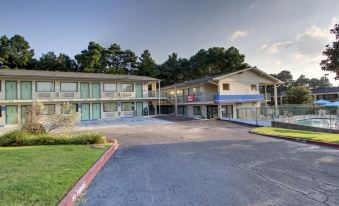 Motel 6 Longview, TX