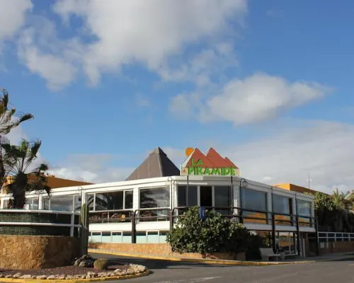 Aparthotel la Piramide Hotels in Maxorata