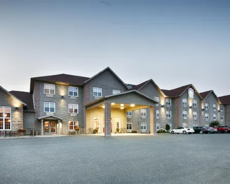 Best Western Plus Woodstock Hotel  Conference Centre โรงแรมในCarleton County