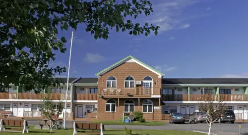 Laurie's Inn - parking