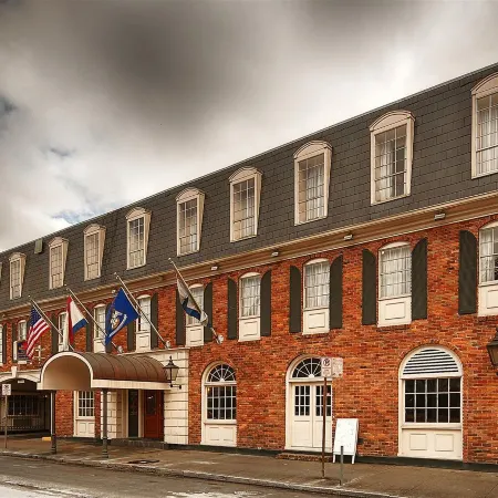 Best Western Plus French Quarter Courtyard Hotel Отели рядом с достопримечательностью «Сити-Парк»