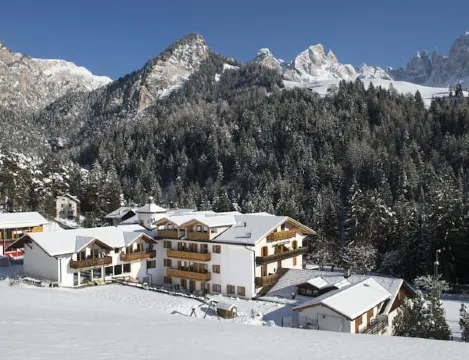 Dolomitenhotel Weisslahnbad - Housity