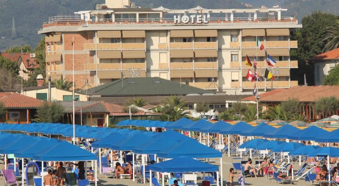 Hotel Esplanade-Marina di Pietrasanta Updated 2022 Room Price-Reviews &  Deals | Trip.com
