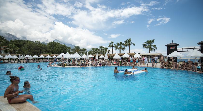 Crystal Flora Beach Resort – All Inclusive