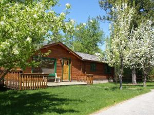 Creekside Cabin