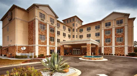 Best Western Plus Rose City Conference Center Inn