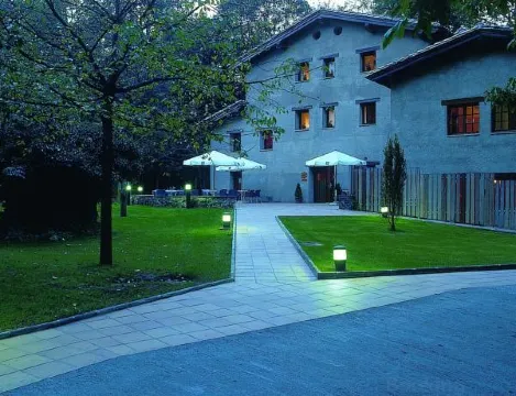 Can Mateu de La Creu - Little Rural House - Housity