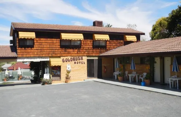 青春淘金汽車旅館