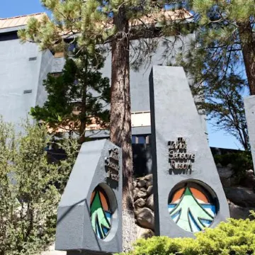 Hilton Vacation Club Tahoe Seasons Lake Tahoe Отели рядом с достопримечательностью «Эль Дорадо Бич»