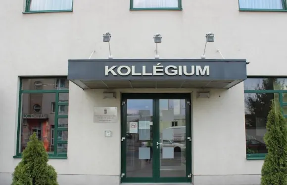 法姆洛斯克雷吉姆旅舍