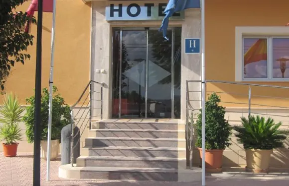 託塔納蘇爾酒店