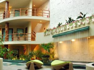 Maya Villa Condo Hotel and Beachclub