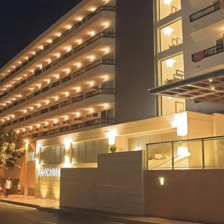 Hotel Caribe Ibiza Отели рядом с достопримечательностью «Пристань для яхт Санта-Эулалия»