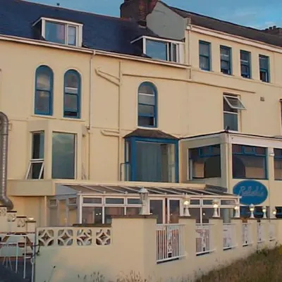 St Christopher's Inn Newquay Hotels near Sainsbury's