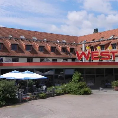 West Hotel an der Sächsischen Weinstrasse コッセバウデ周辺のホテル