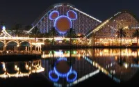 Holiday Inn & Suites Anaheim (1 Blk/Disneyland®)