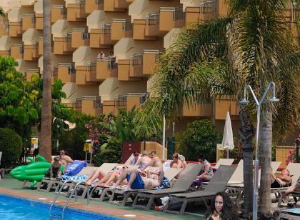 Los 10 mejores hoteles cerca de Troviscas Beach Club 2023 | Trip.com