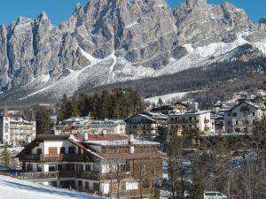 Villa Casanova - Stayincortina