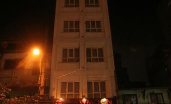 New Moon Hotel