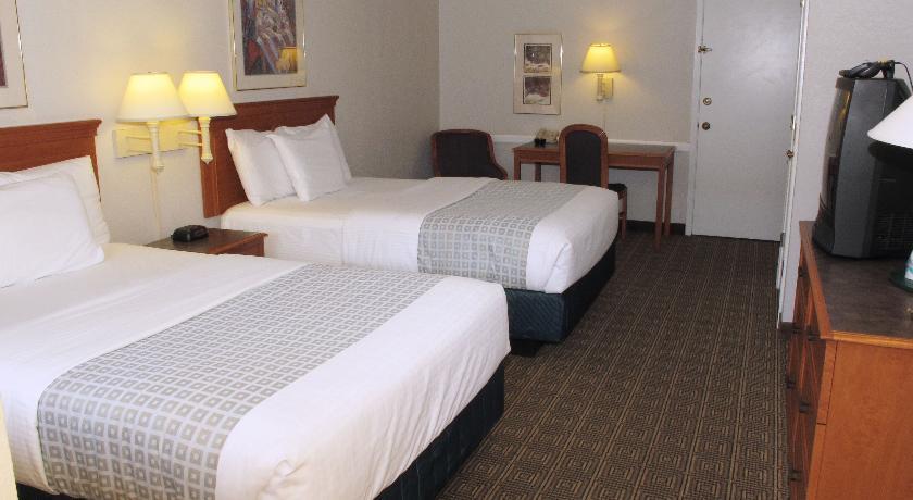 Red Roof Inn & Suites Houston - Hobby Airport