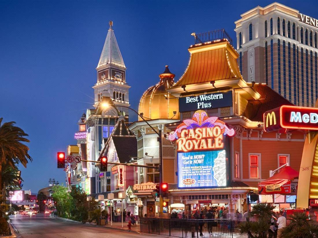 Best Western Plus Casino Royale - Center Strip-Las Vegas Updated 2022 Room  Price-Reviews & Deals | Trip.com