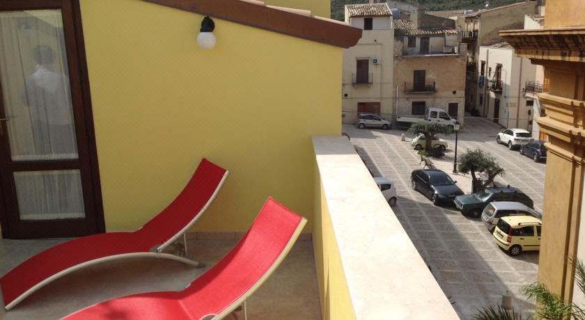Casa Vacanze Madrice-Castellammare del Golfo Updated 2023 Room  Price-Reviews & Deals | Trip.com