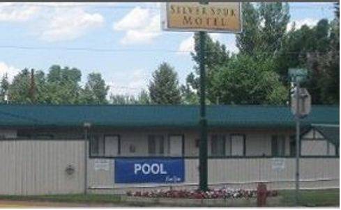 Silver Spur Motel