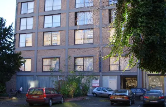 魯汶大使套房酒店