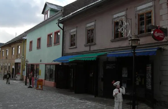 克雷姆尼察套房公寓