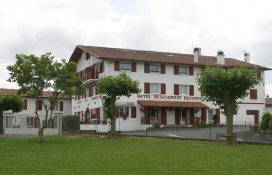 貝爾加拉公寓酒店