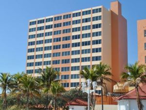 Hollywood Beach Tower by Capital Vacations