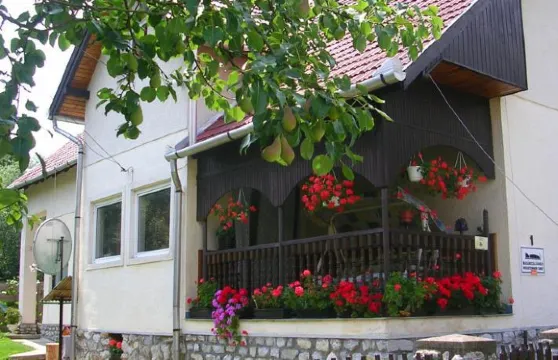 茨扎克尼亞拉旅館