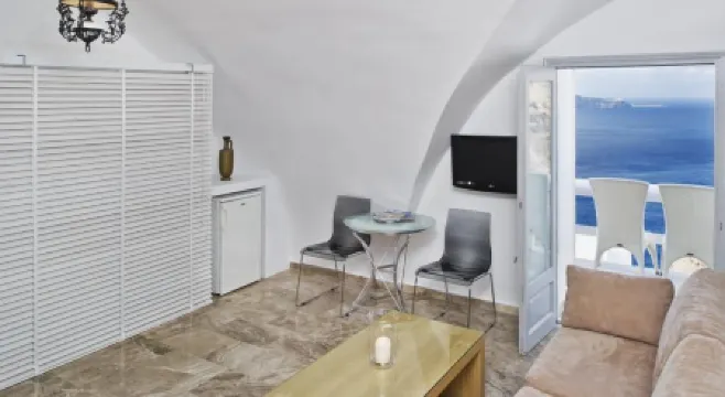 Hotel Thireas Отели рядом с достопримечательностью «Археологический музей Тиры»