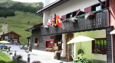 加里中央飯店 利維尼奧住宿飯店