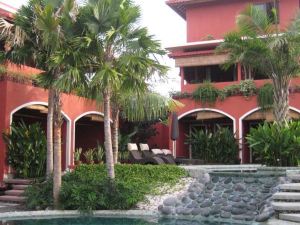 PinkCoco Uluwatu - Constant Surprises - for Cool Adults Only