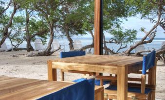 Gili Teak Beach Front Resort