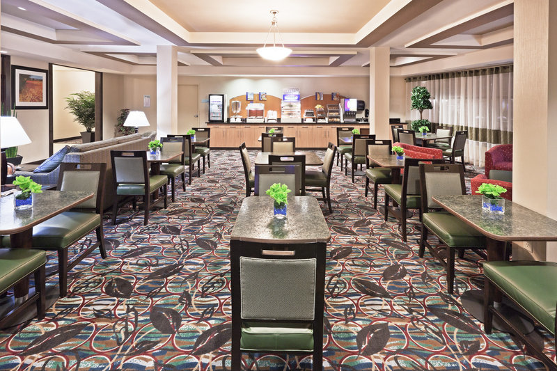 Holiday Inn Express & Suites El Paso Airport, an Ihg Hotel