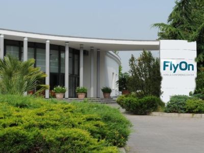 FlyOn Hotel & Conference Center