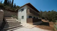 Lefkas Petra