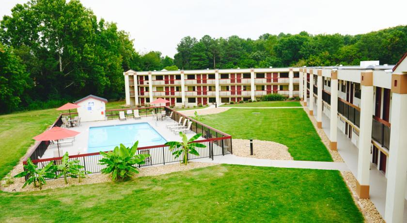 Red Roof Inn & Suites Commerce - Athens